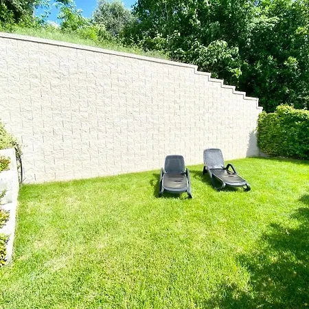 21 - Garden Terrace & View Daire Pastrengo